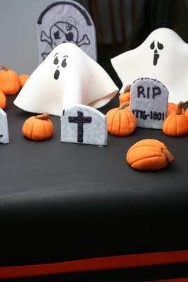 Graveyard_cake