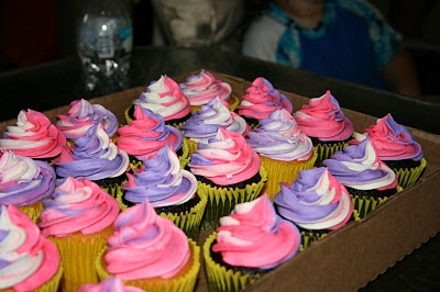 tie_dye_cupcakes