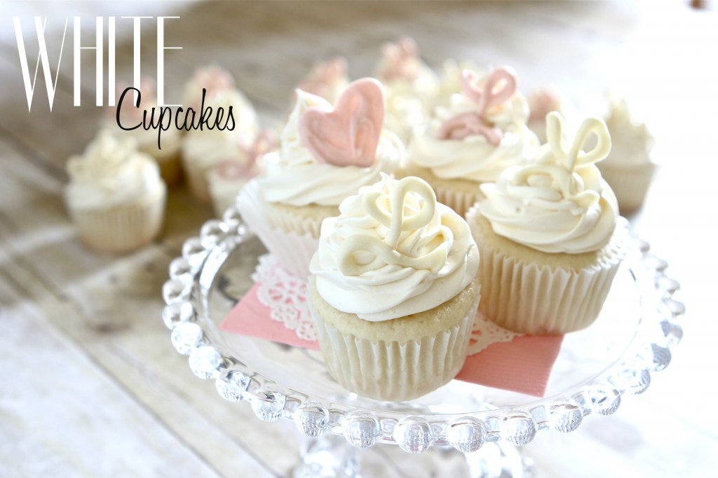 Fonkelnieuw White Cupcakes for a {virtual} Baby Shower | The Hungry Housewife YX-87